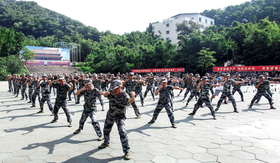 國防軍訓(xùn)893 520.jpg